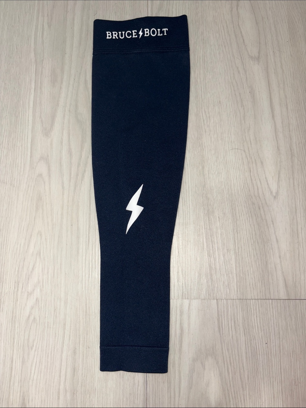 Bruce Bolt graduated compression arm sleeve navy s/m unisex